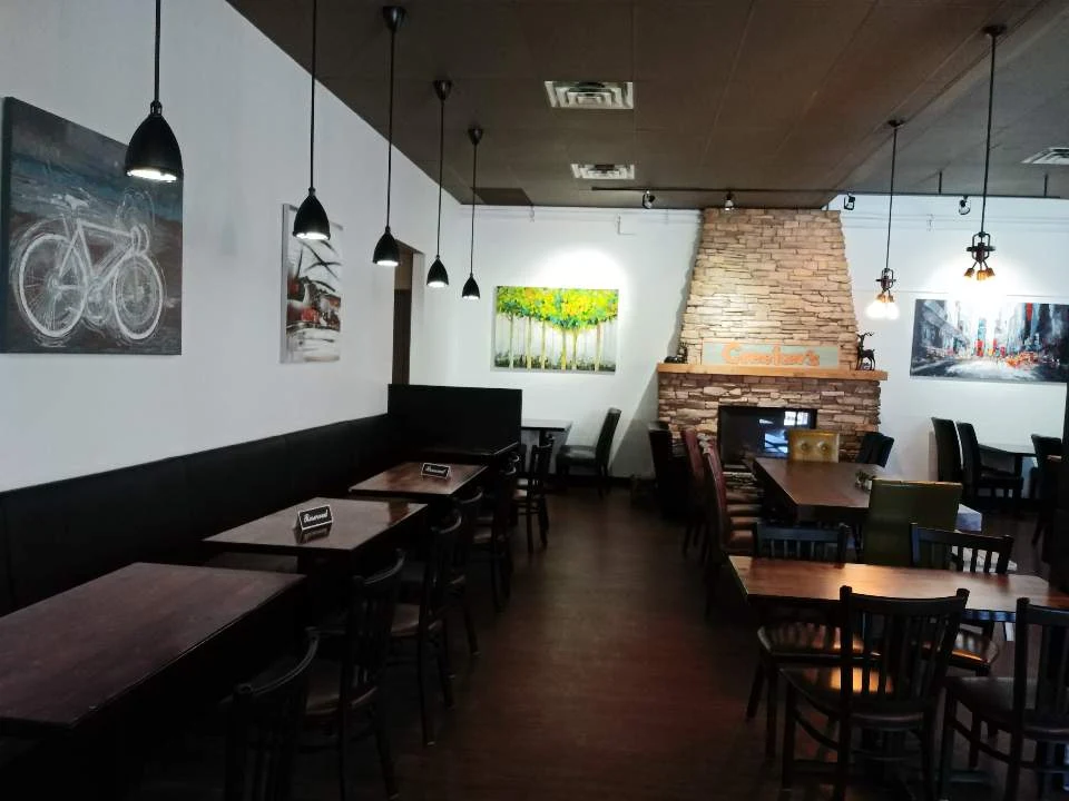 Vibe, Creekers Bistro and Restaurant