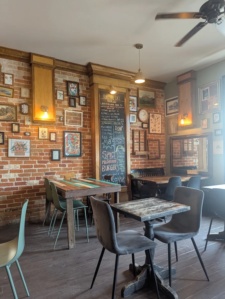 Vibe, Revelstoke Café