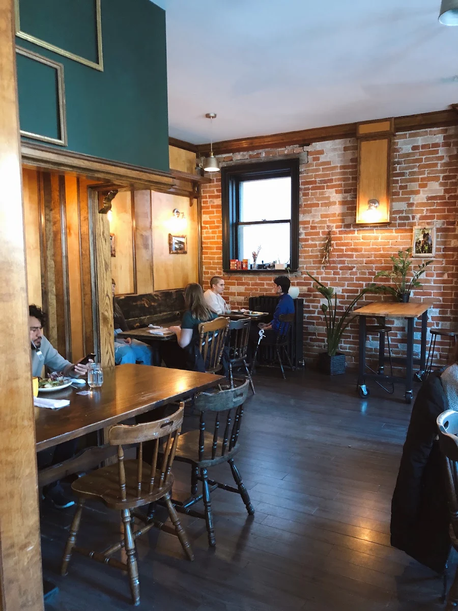 Vibe, Revelstoke Café