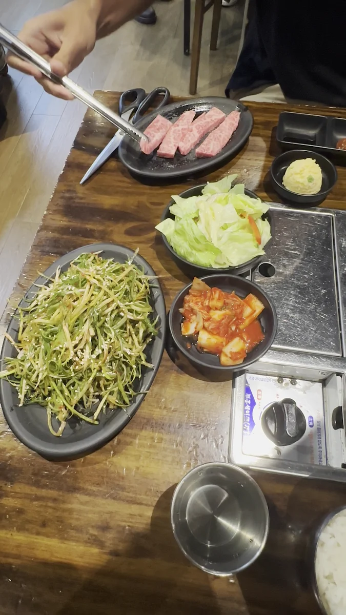 Food & drink, Scissors and Tongs