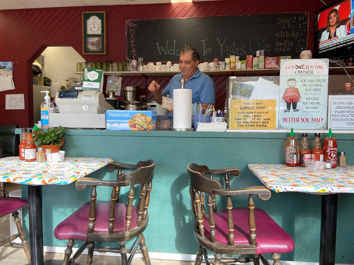 Vibe, Yaser's Cafe