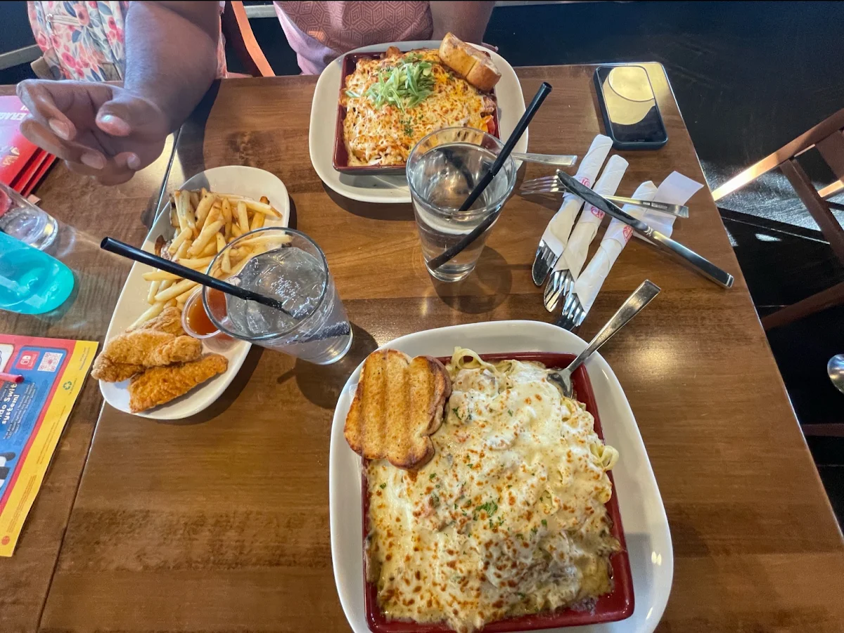 Food & drink, Boston Pizza