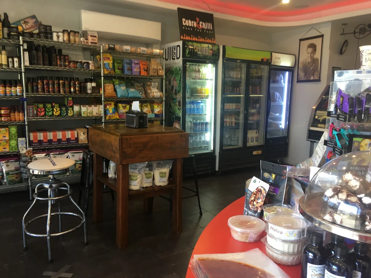 Vibe, Show & Shine Deli Cafe