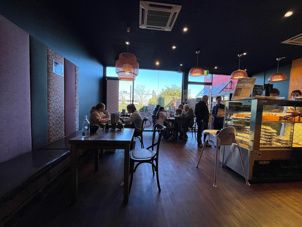Vibe, Akira Sushi