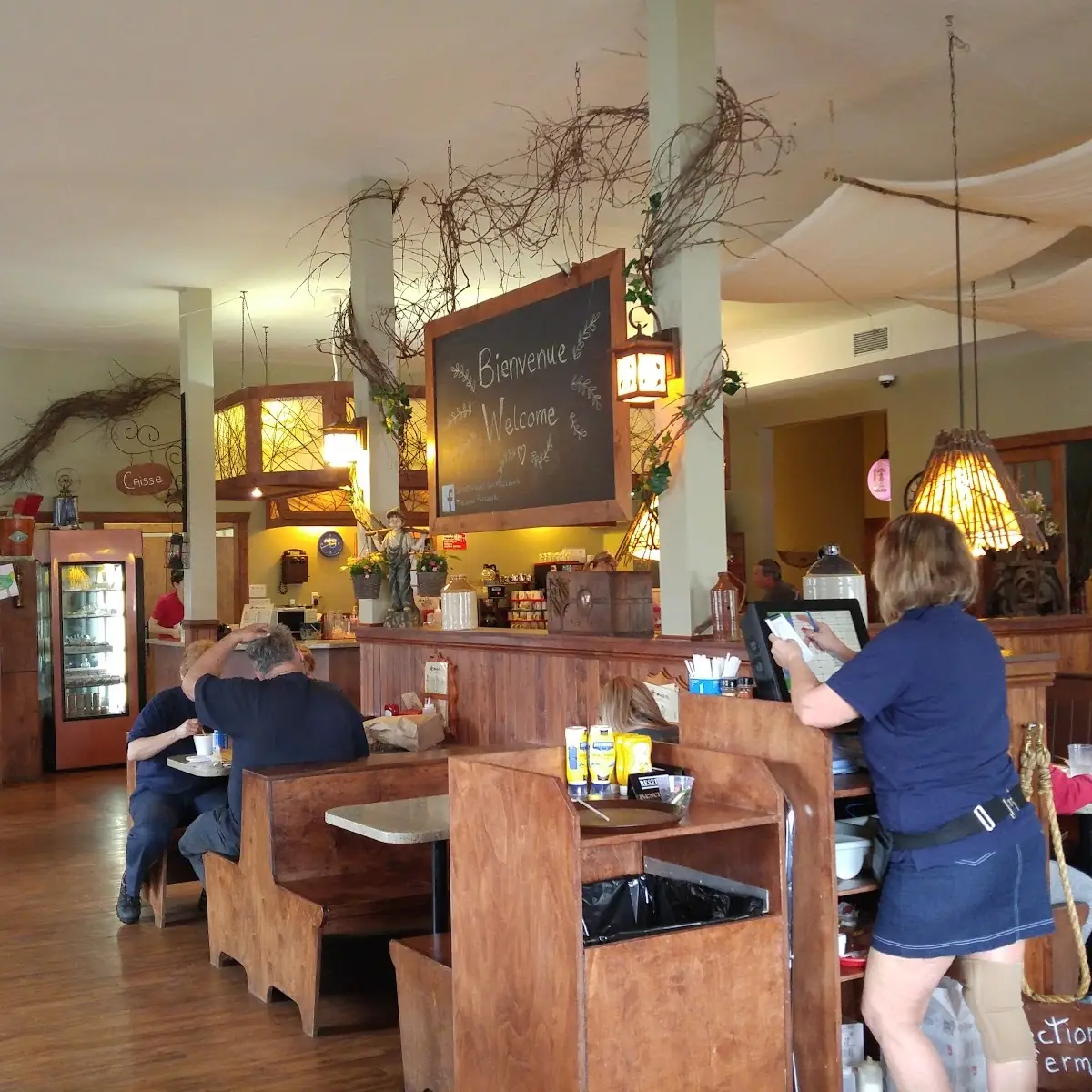 Vibe, Wood's Snack Bar