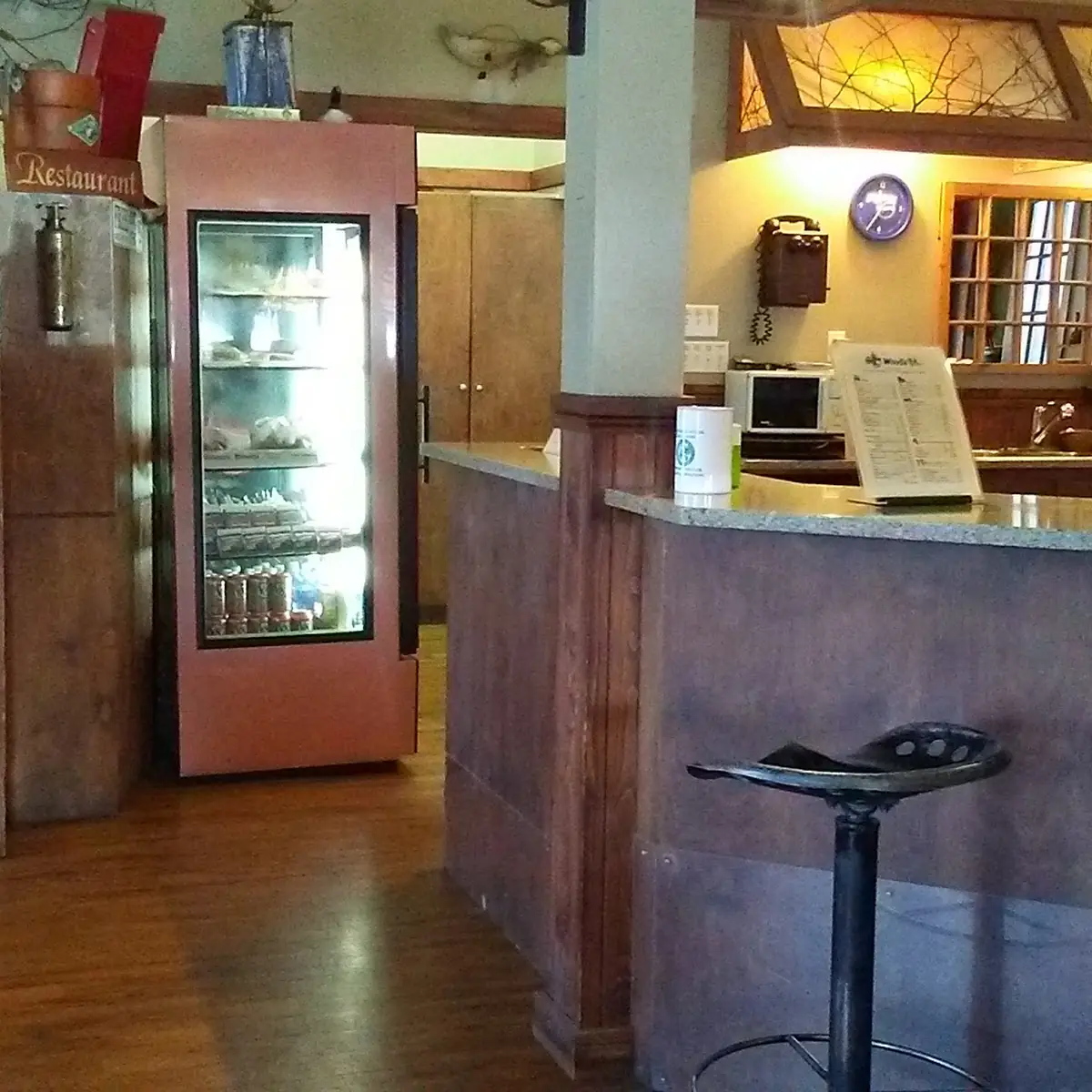 Vibe, Wood's Snack Bar