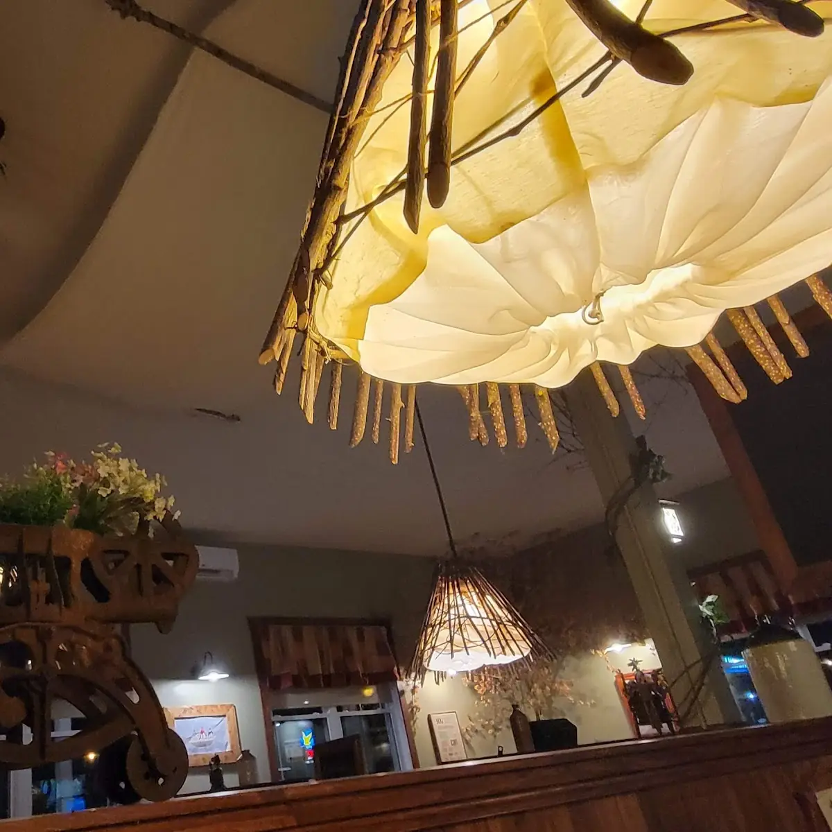 Vibe, Wood's Snack Bar