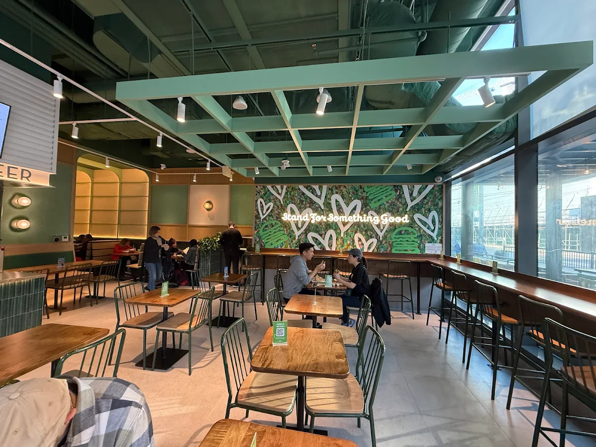 Vibe, Shake Shack - King West