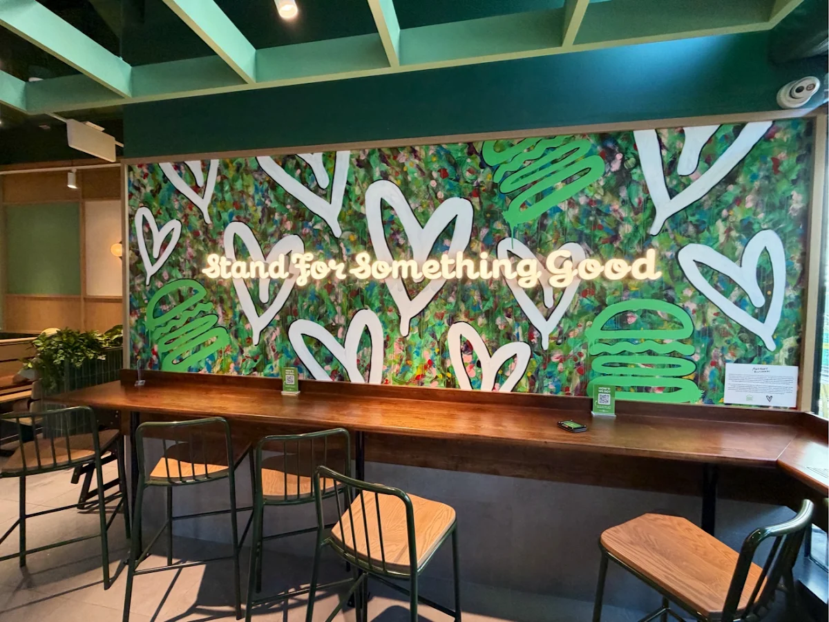 Vibe, Shake Shack - King West