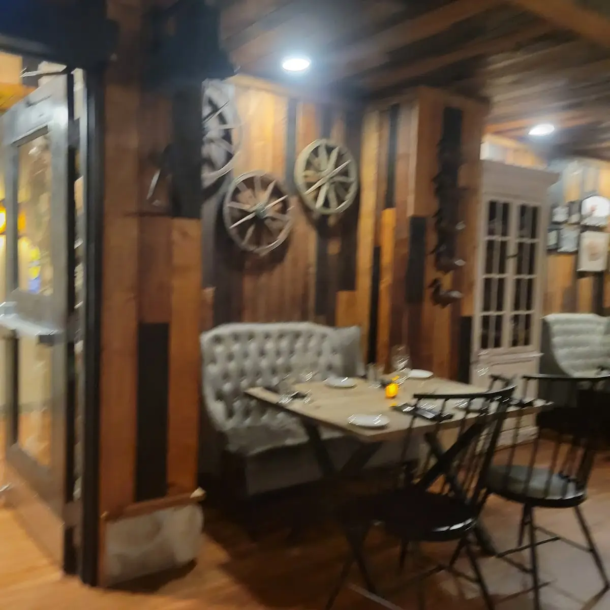 Vibe, Barnwood Restaurant