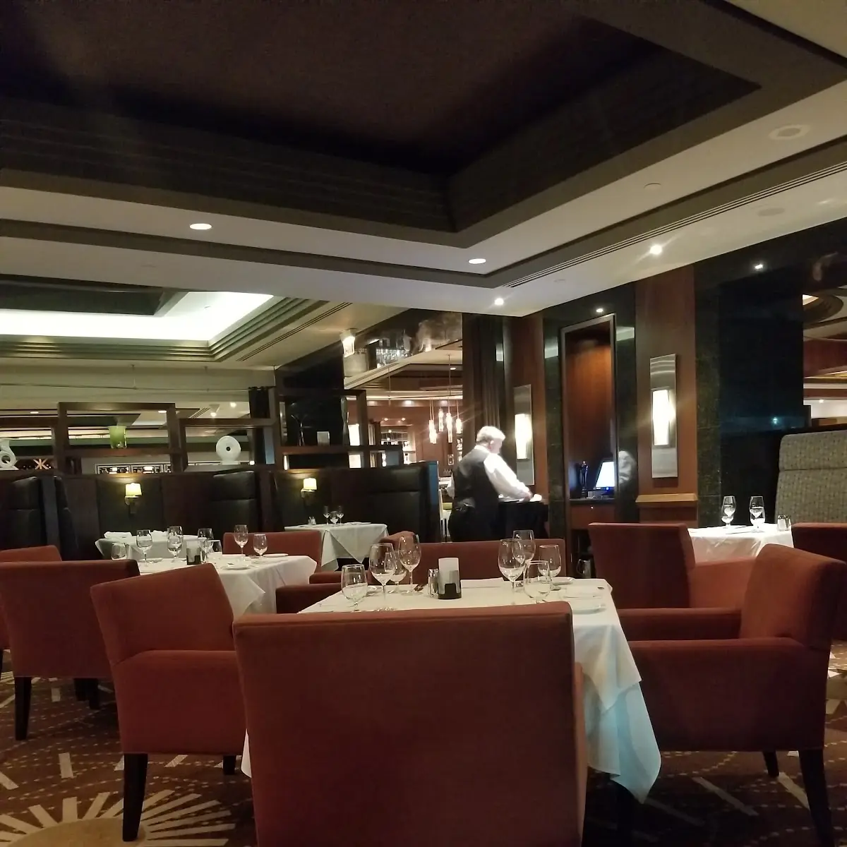 Vibe, Neros Steakhouse