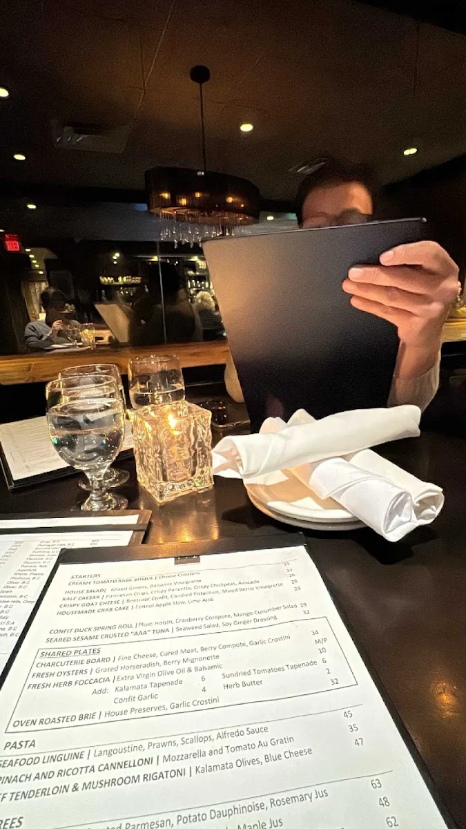 Menu, 112 Restaurant & Lounge