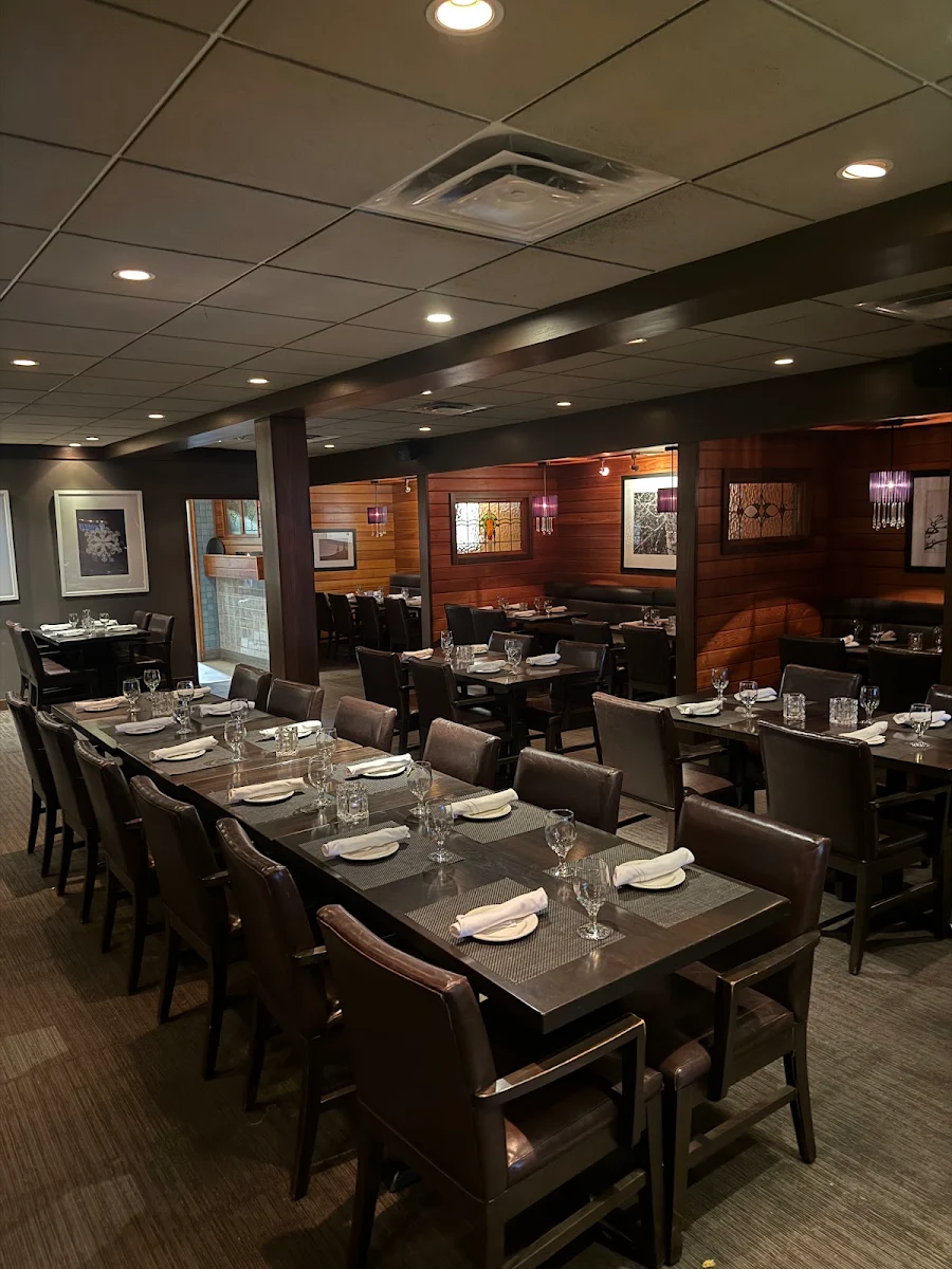 Vibe, 112 Restaurant & Lounge