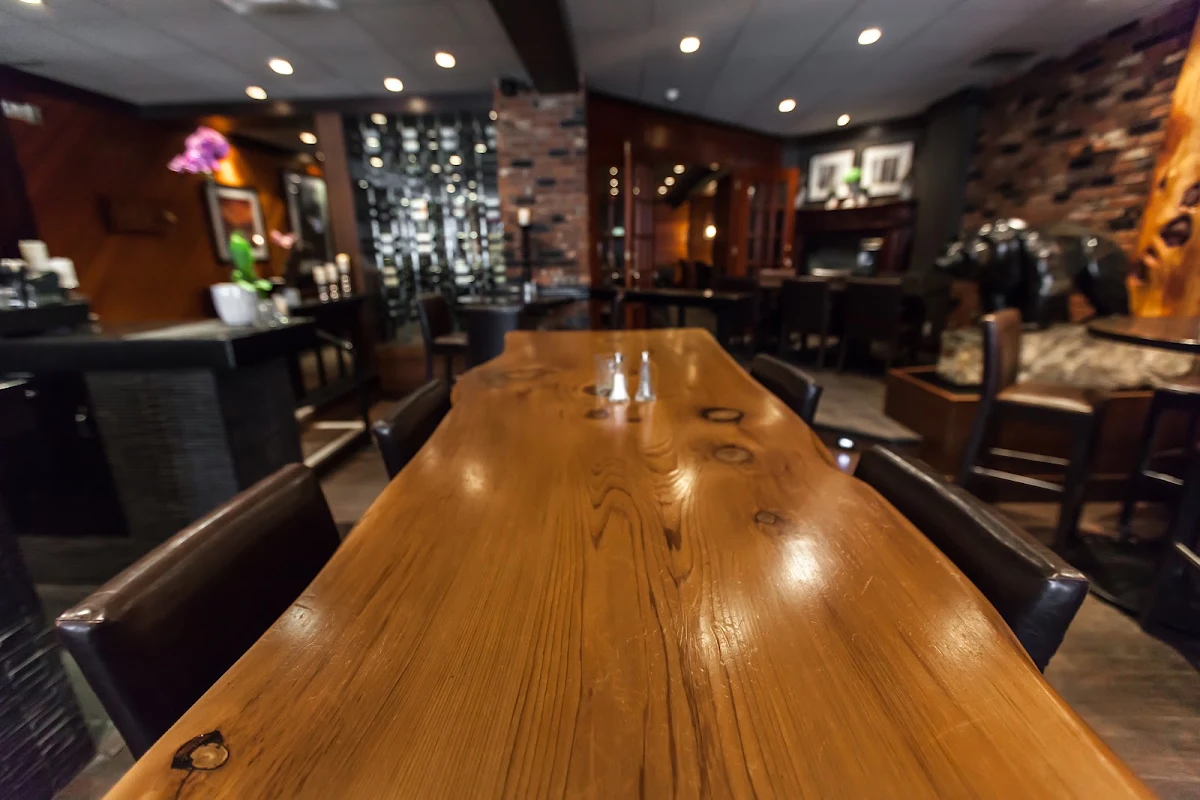 Vibe, 112 Restaurant & Lounge