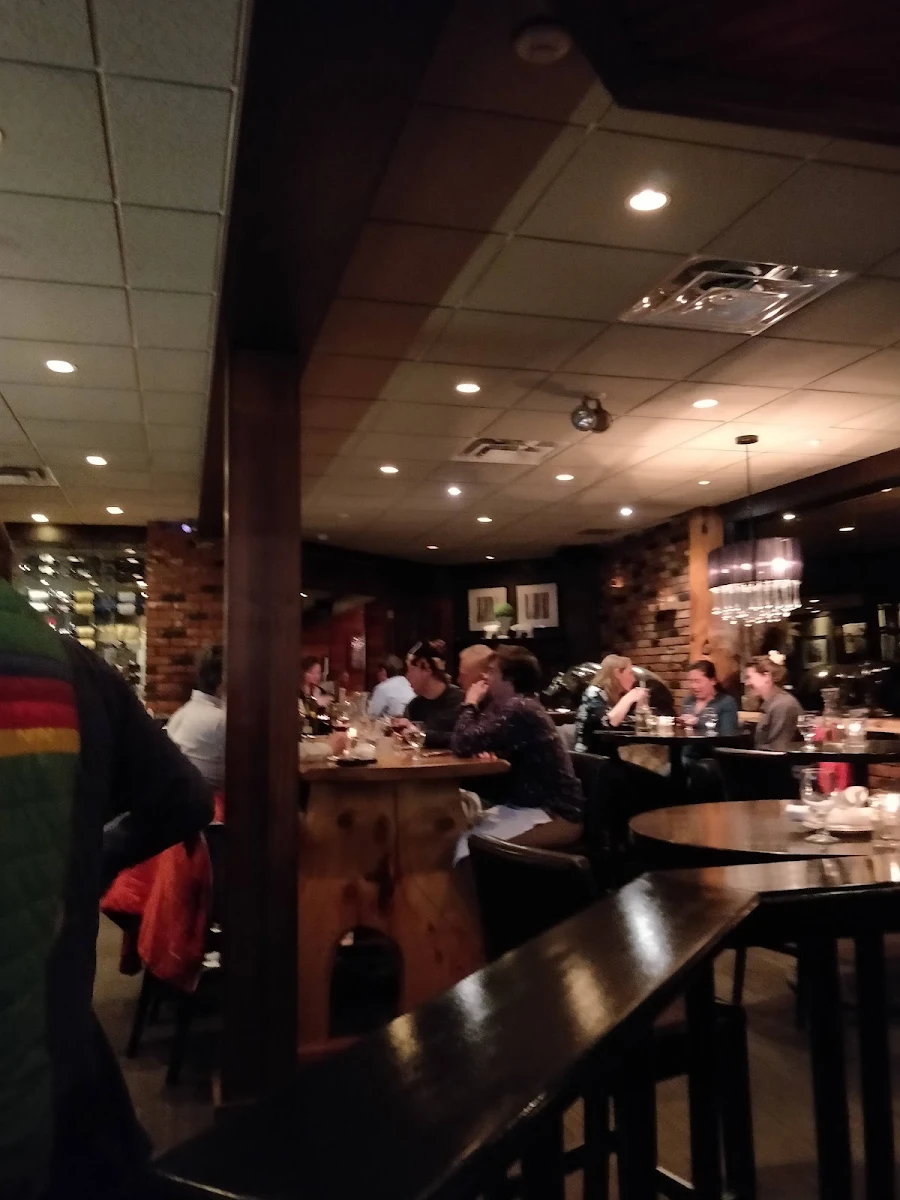 Vibe, 112 Restaurant & Lounge