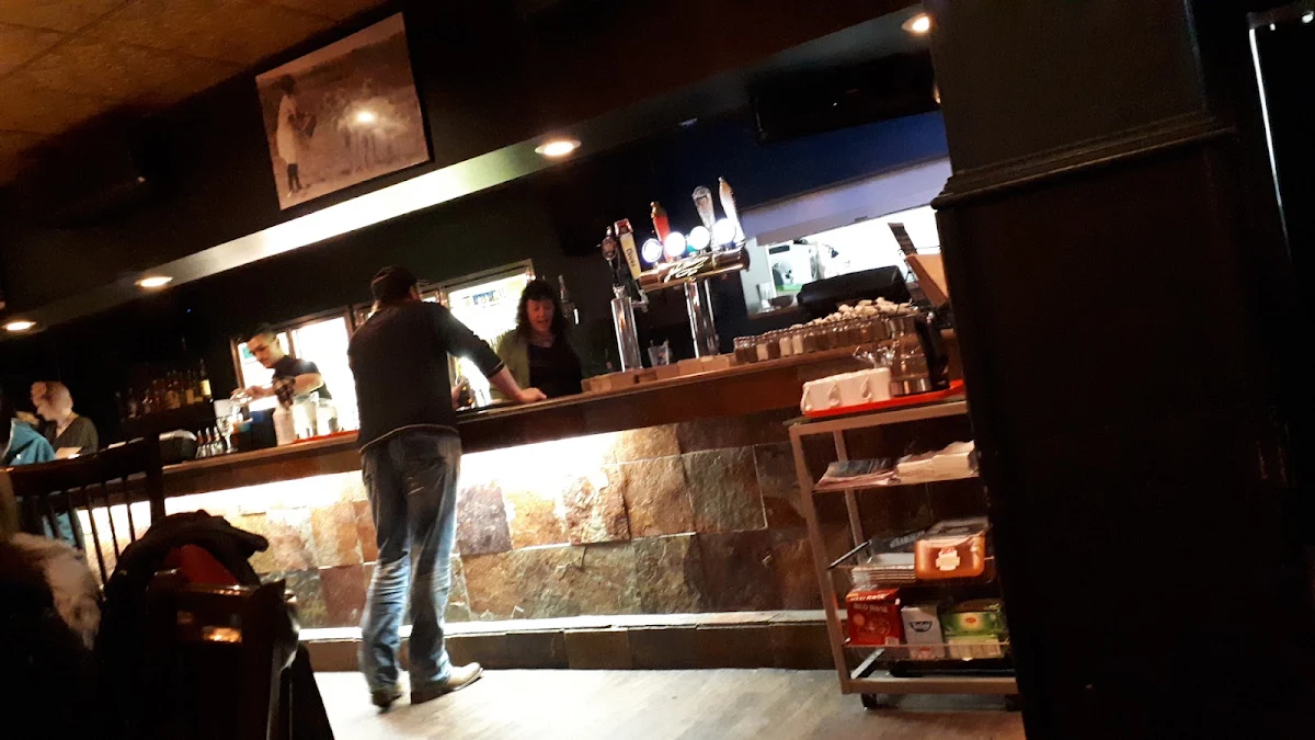 Vibe, Park & Trestle Pub and Restaurant