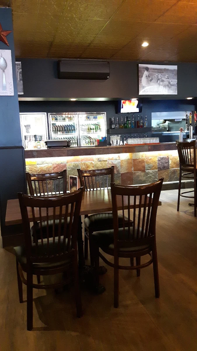 Vibe, Park & Trestle Pub and Restaurant