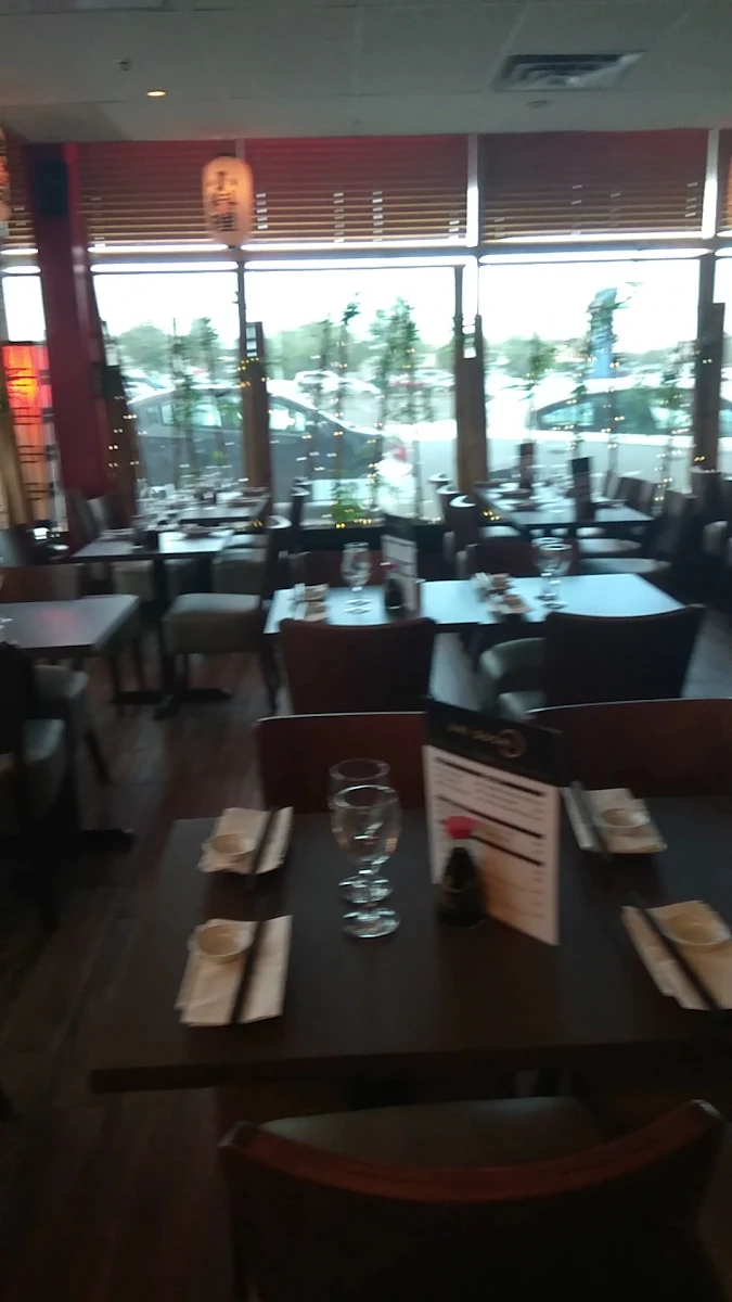 Vibe, Uni Sushi