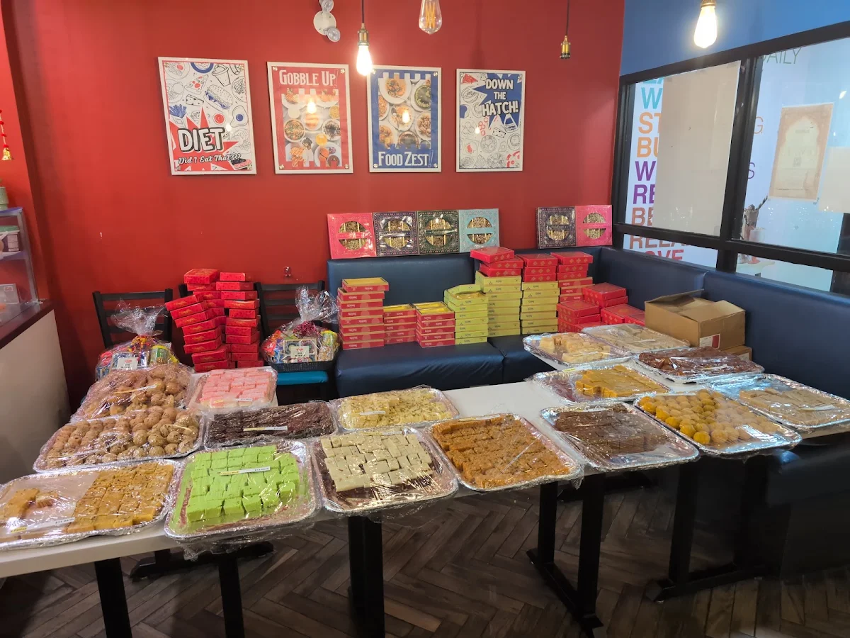 Vibe, United Punjab Eatery & Grill
