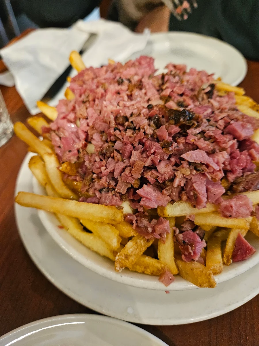 Food & drink, Reuben's Restaurant Delicatessen