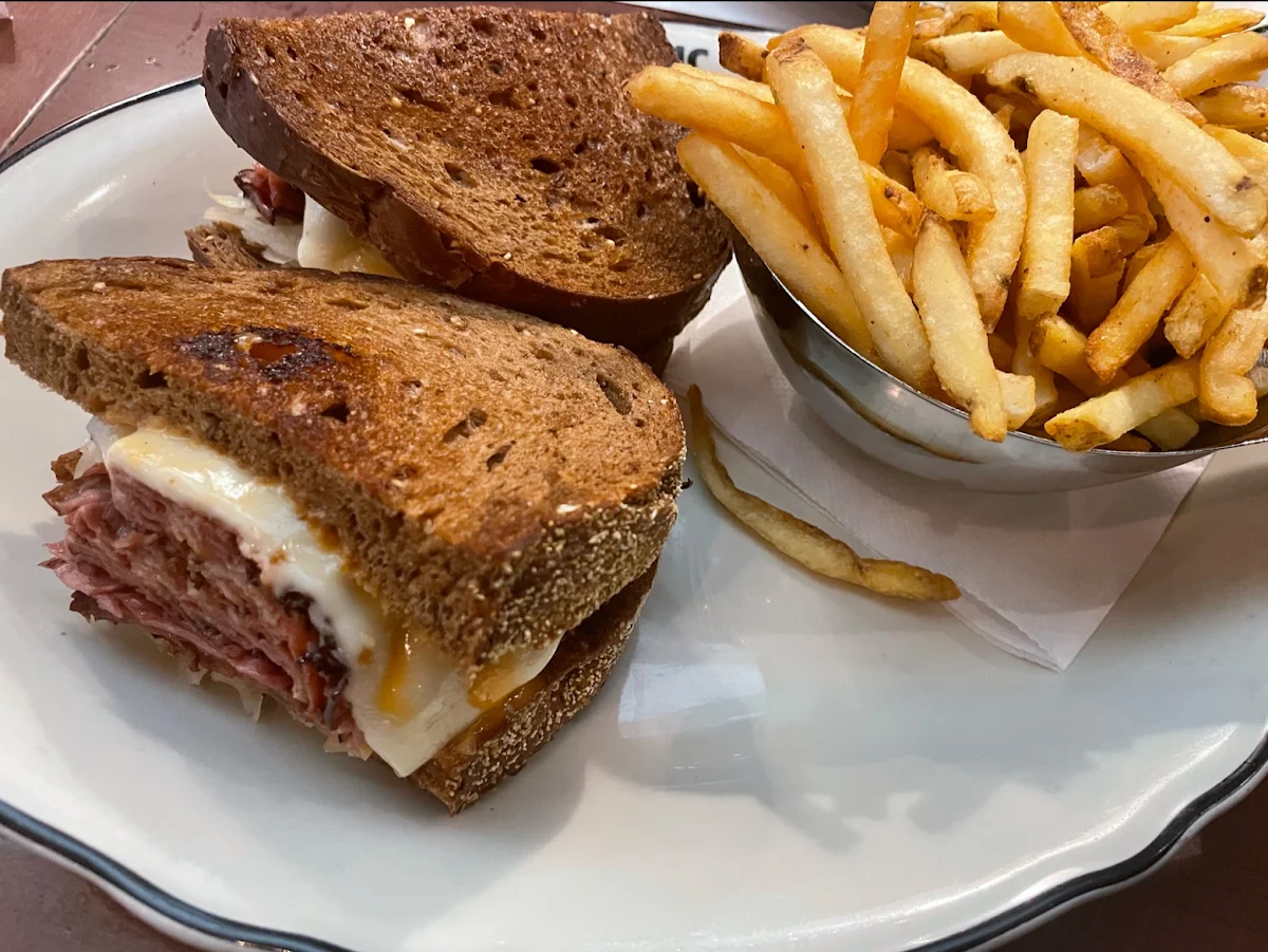 Food & drink, Reuben's Restaurant Delicatessen