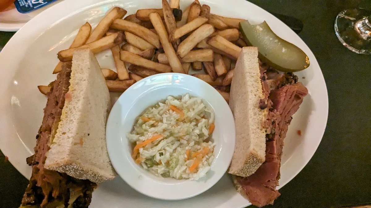 Food & drink, Reuben's Restaurant Delicatessen