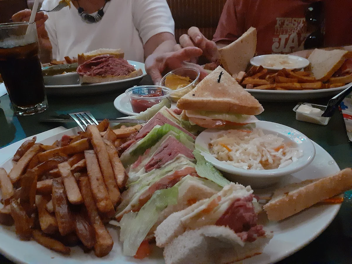 Food & drink, Reuben's Restaurant Delicatessen