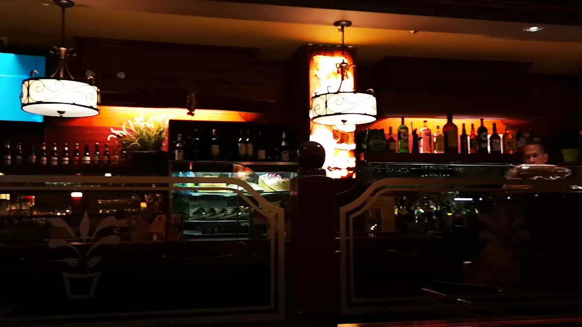 Vibe, Reuben's Restaurant Delicatessen
