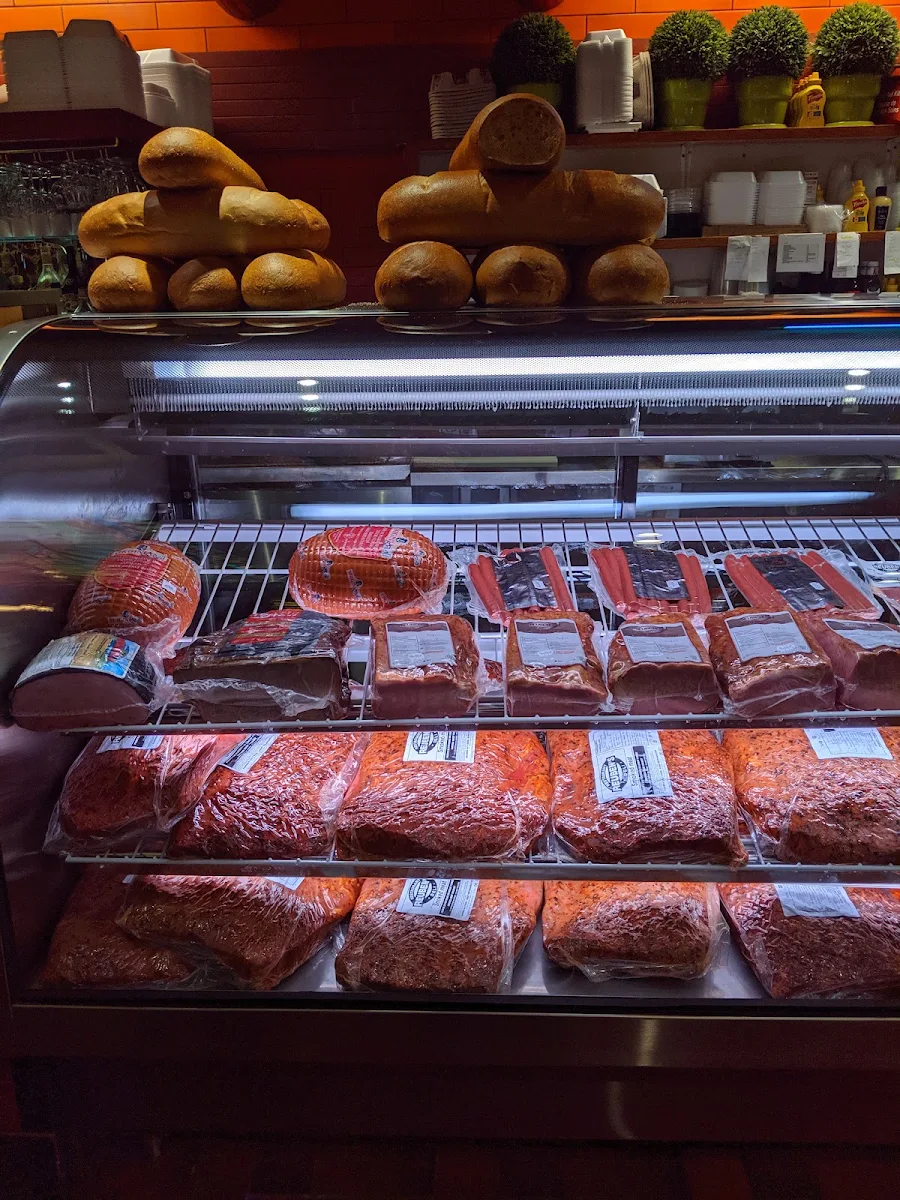 Vibe, Reuben's Restaurant Delicatessen