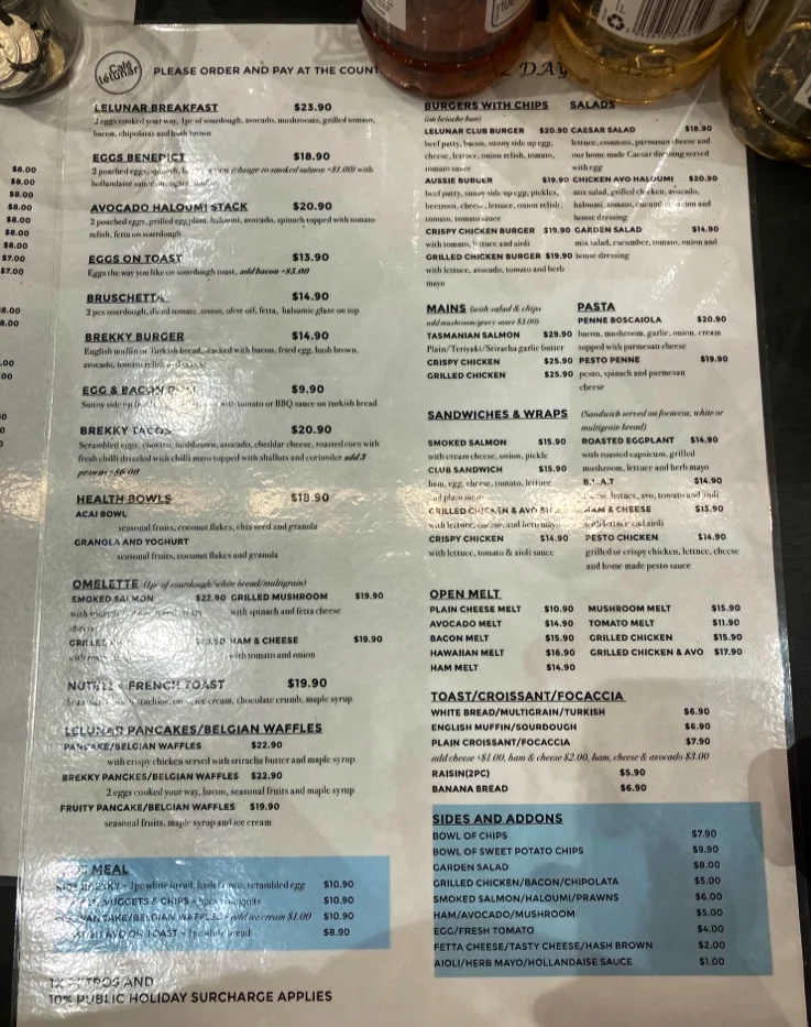 Menu, Cafe Lelunar