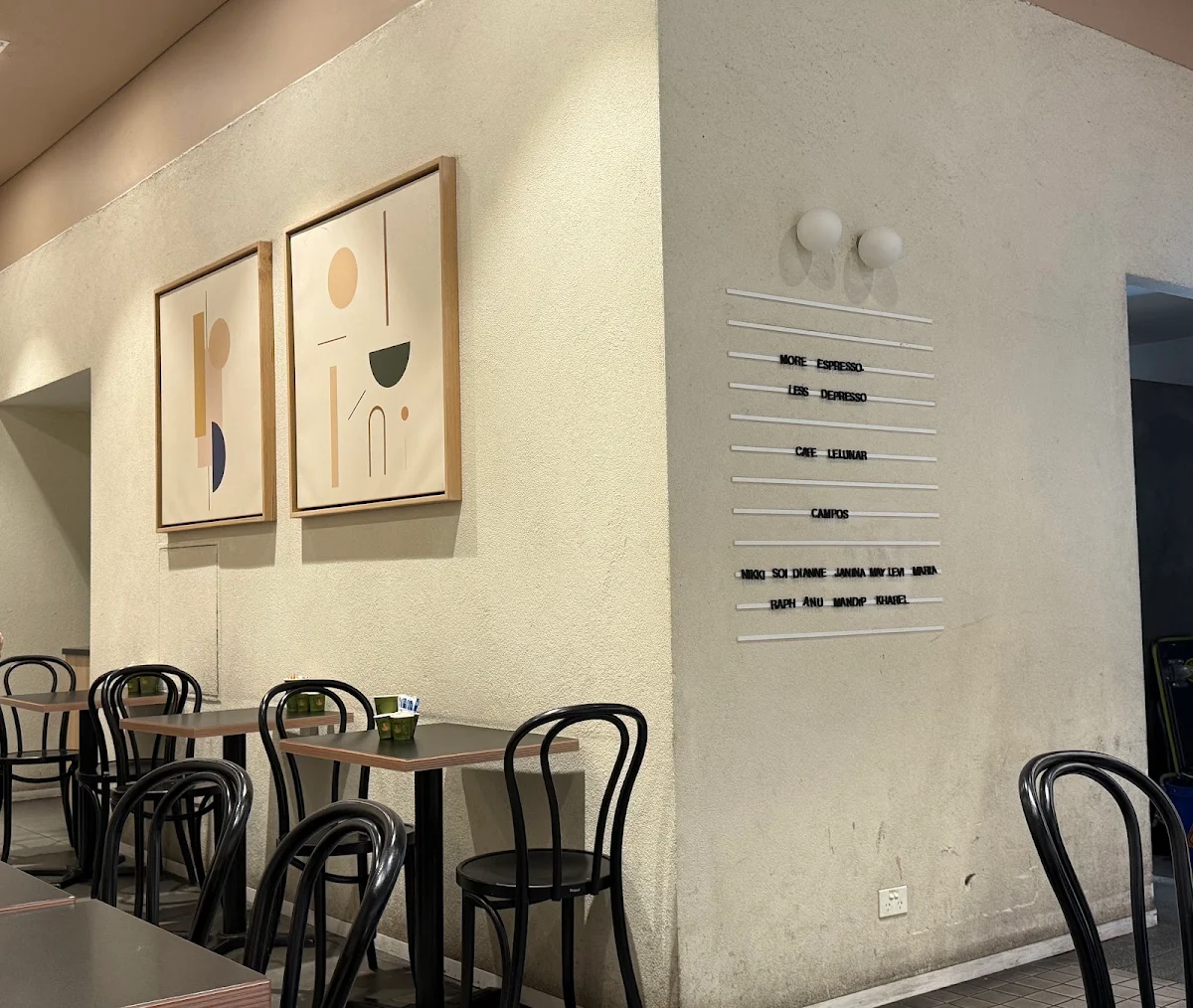 Vibe, Cafe Lelunar