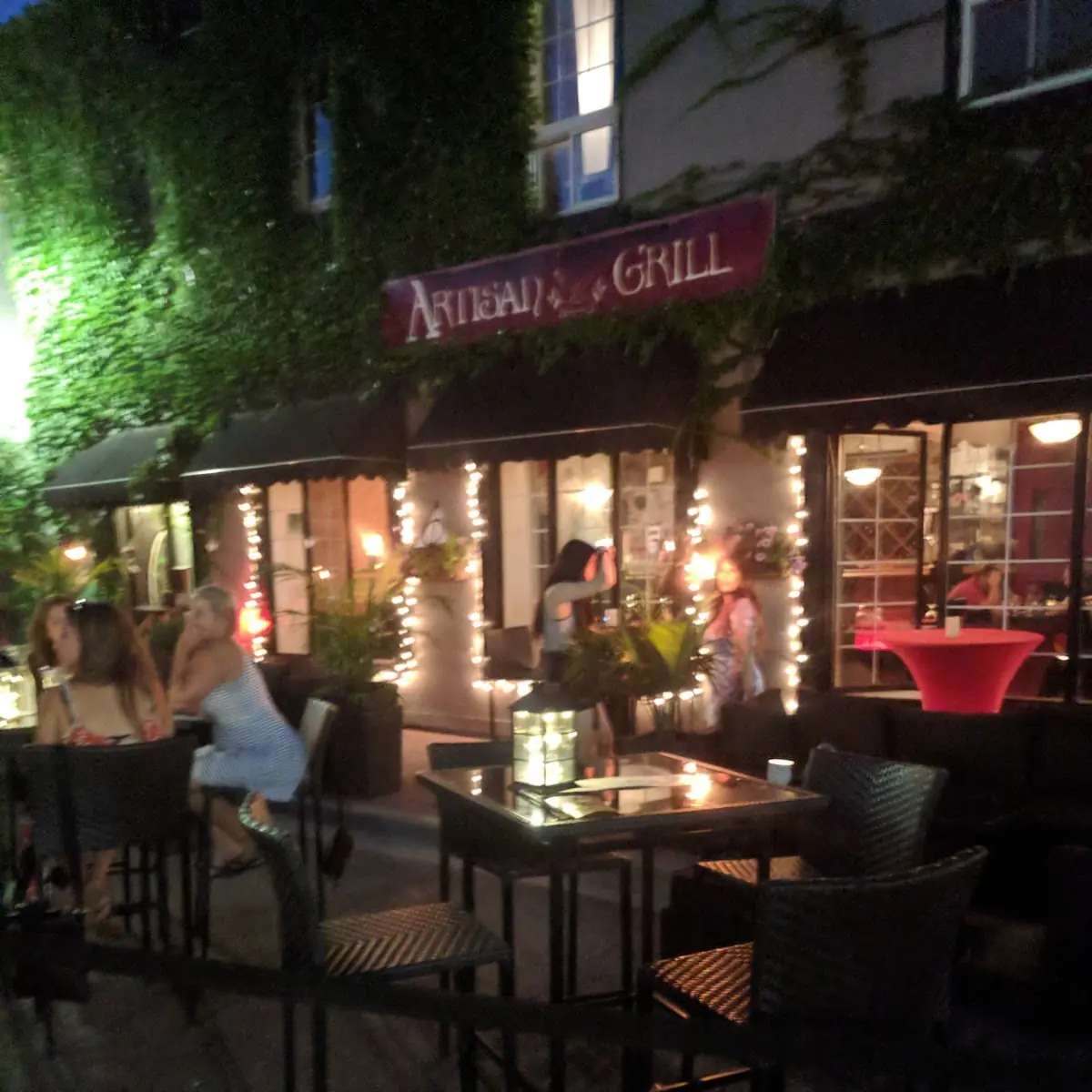 Vibe, Artisan Grill