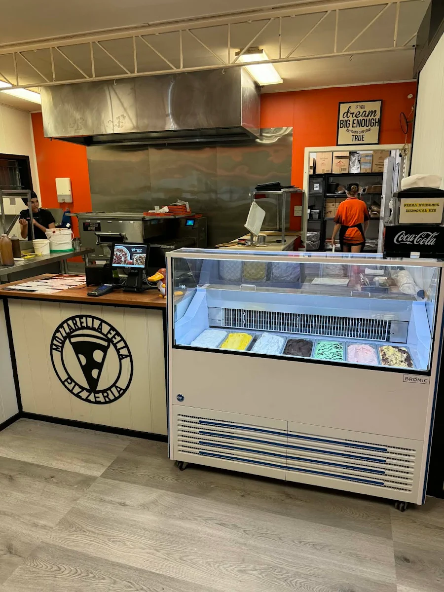 Vibe, Mozzarella Fella Pizzeria
