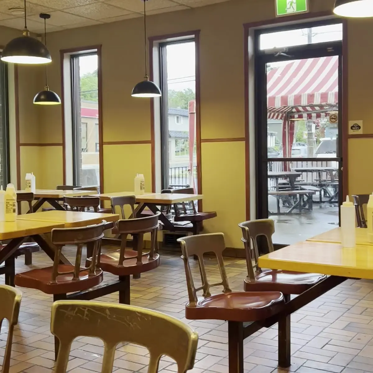 Vibe, Restaurant Barry