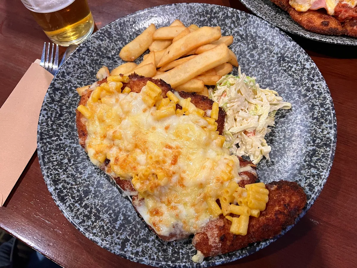 Food & drink, Ruck & Rover Sports Bar