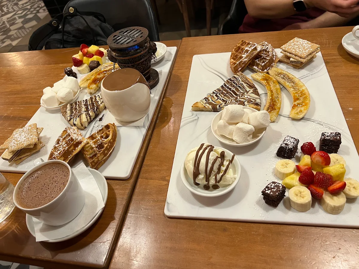 Food & drink, CACAO 70 Eatery