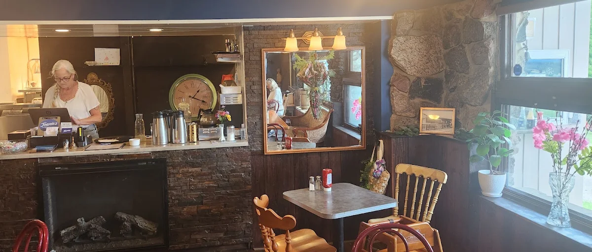 Vibe, Joanie’s Neighbourhood Restaurant
