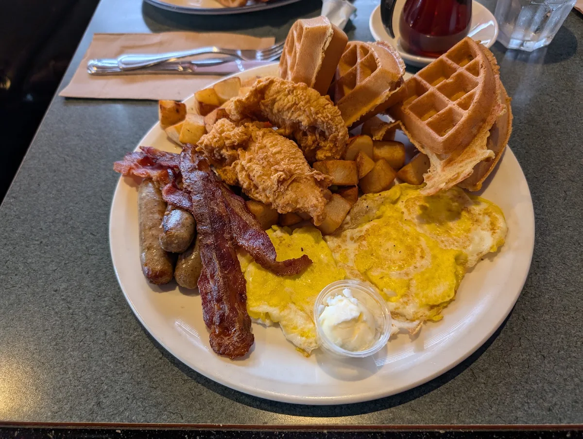Food & drink, Ricky's All Day Grill - Walnut Grove