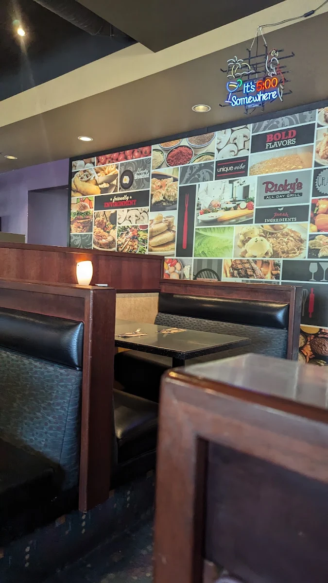 Vibe, Ricky's All Day Grill - Walnut Grove