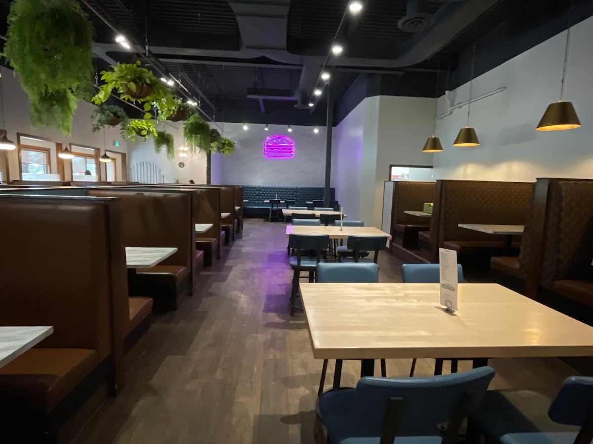 Vibe, Lulu's Kitchen