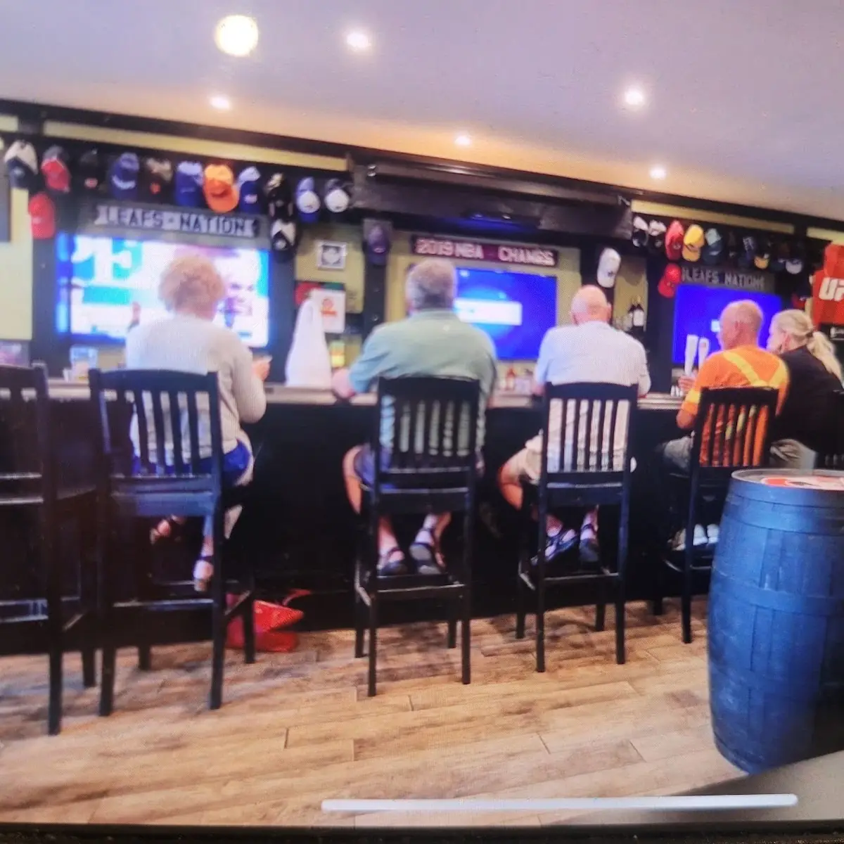 Vibe, Nappo's Sports Bar and Pub