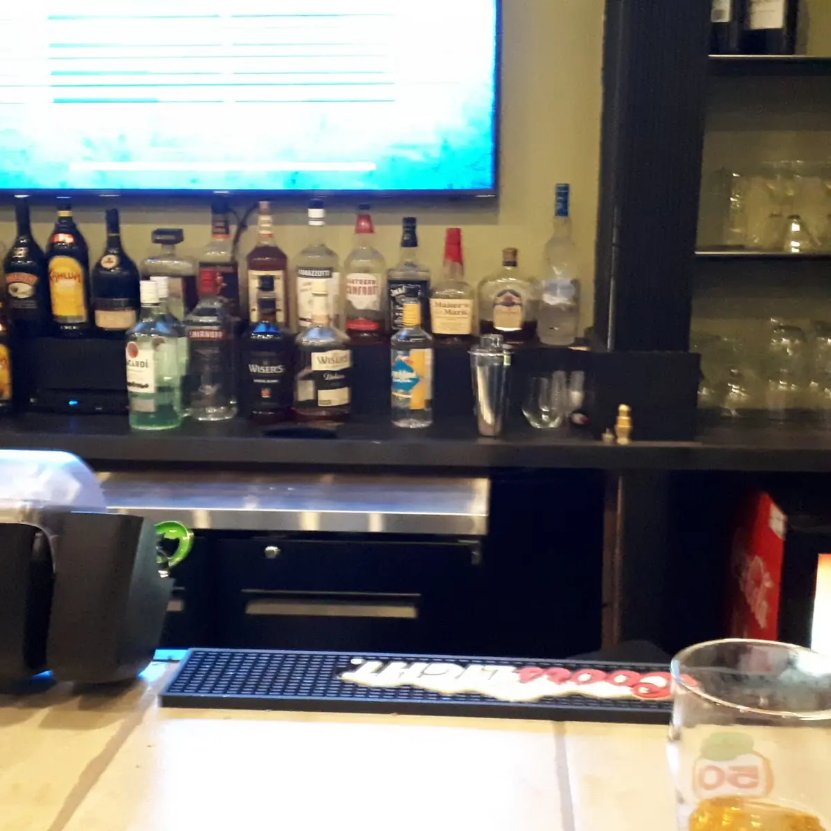 Vibe, Nappo's Sports Bar and Pub