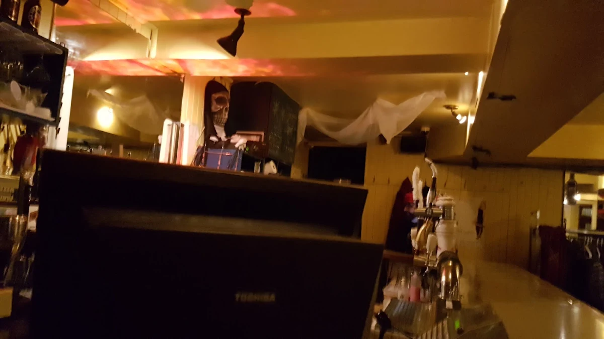 Vibe, Bistro Bar La Barricade