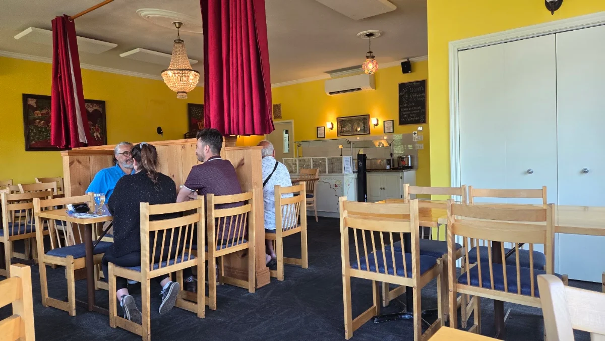 Vibe, Restaurant Shalimar