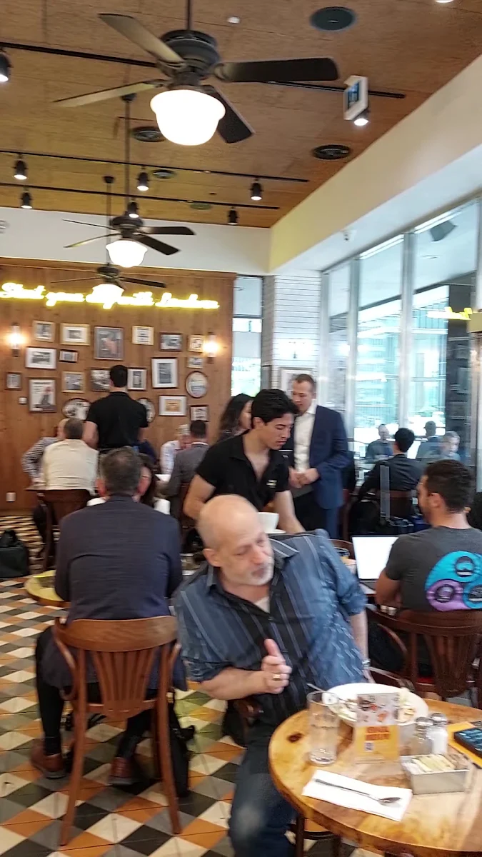 Vibe, Cafe Landwer