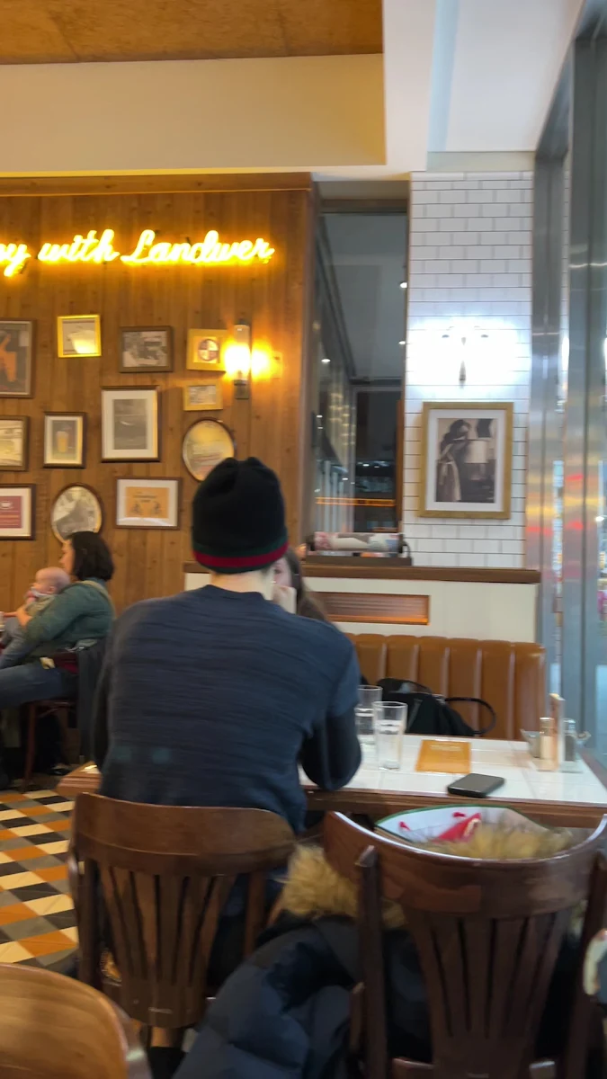 Vibe, Cafe Landwer