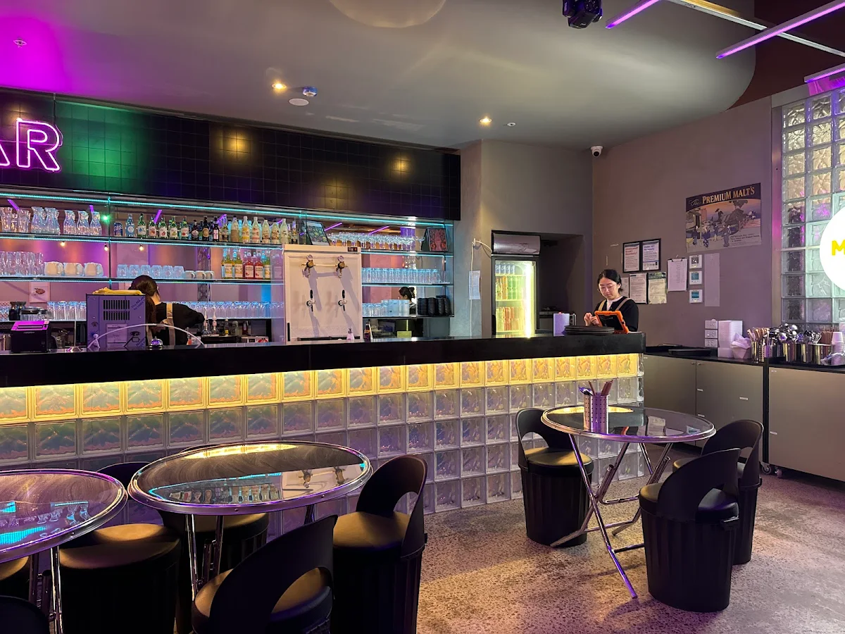 Vibe, Mr Yoon Glenwaverley