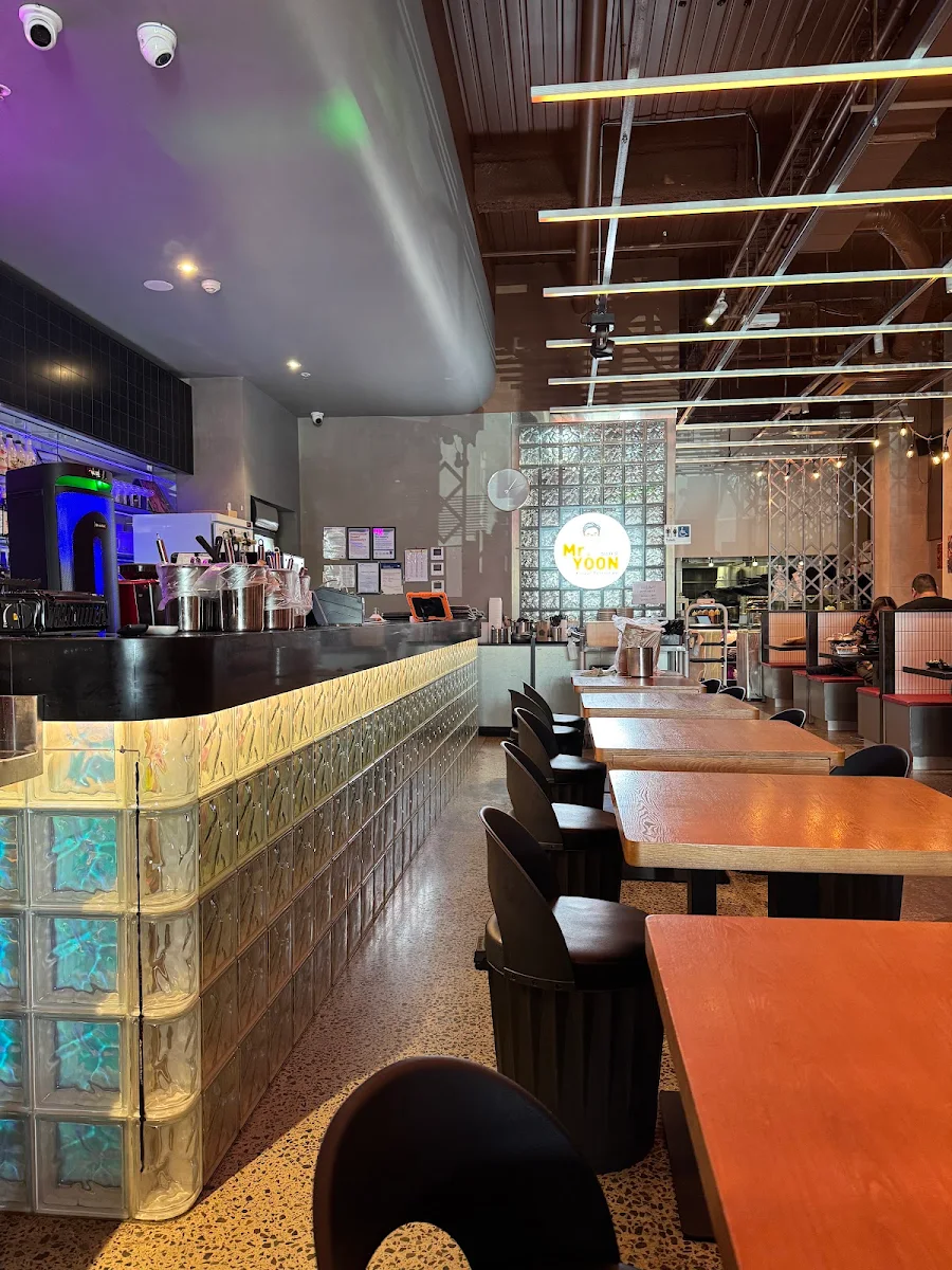 Vibe, Mr Yoon Glenwaverley