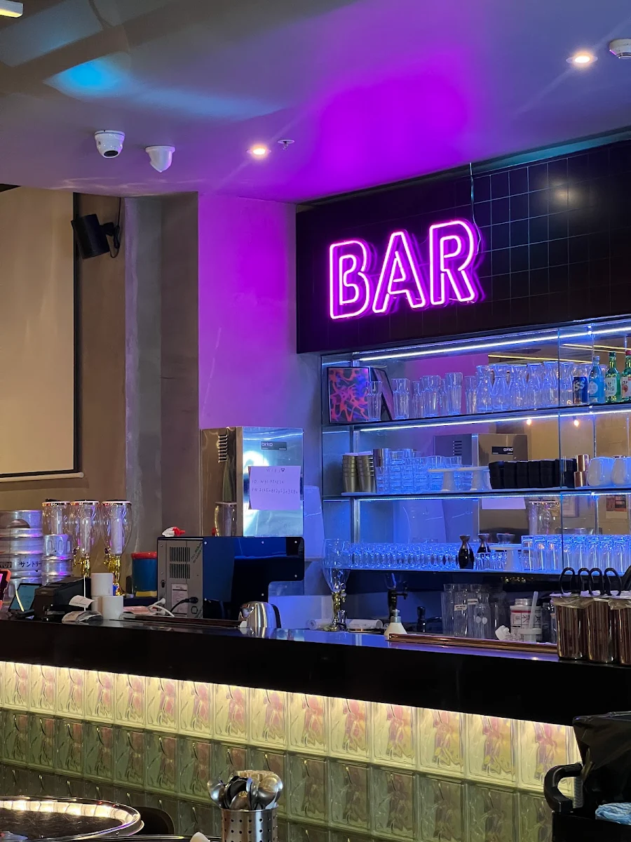 Vibe, Mr Yoon Glenwaverley