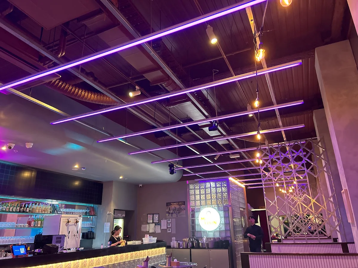 Vibe, Mr Yoon Glenwaverley